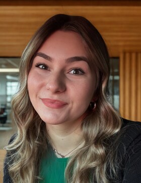 Staff member Ashley Grimes from ID_5aa5f7646370