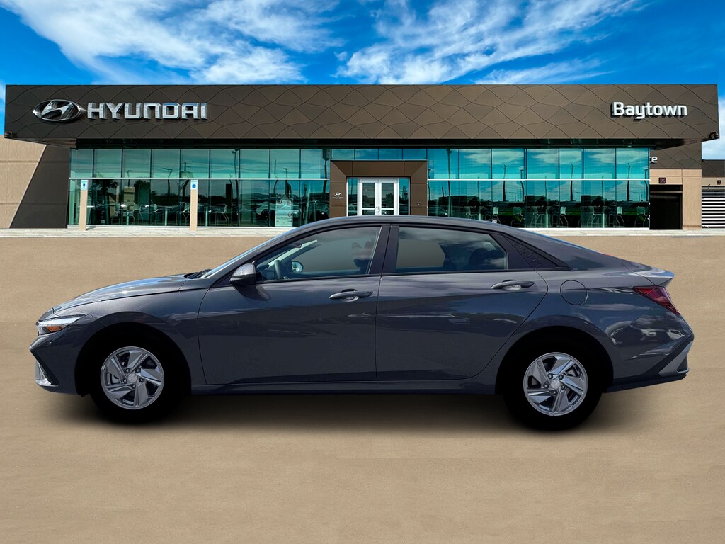 New 2026 Hyundai Elantra SE Sedan