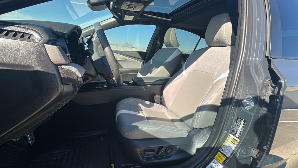 Used 2025 Toyota Camry SE SE