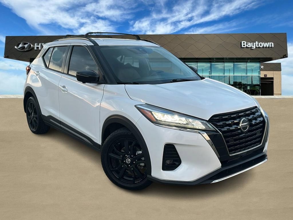 2021 Nissan Kicks SR