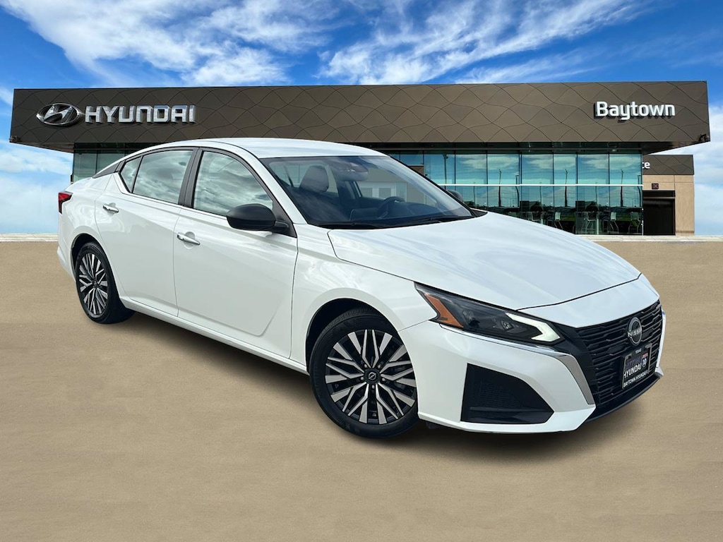 Used 2025 Nissan Altima SV SV FWD