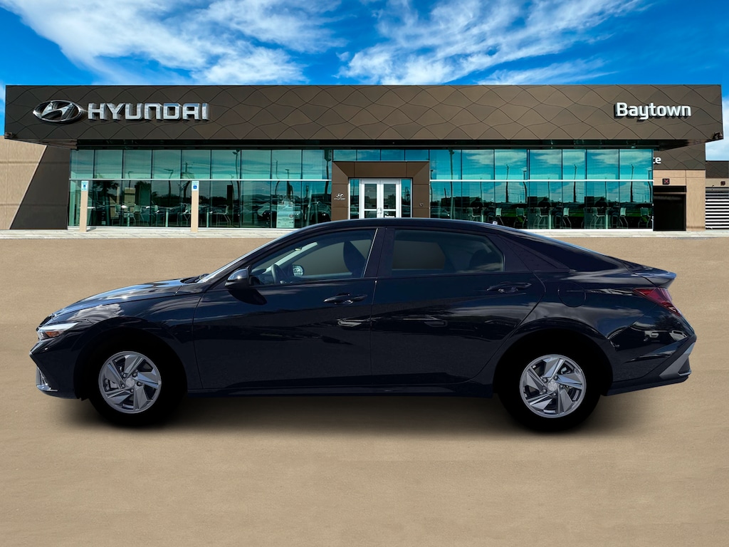 New 2026 Hyundai Elantra SE Sedan