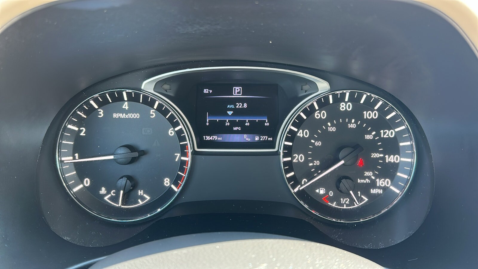 2016 Nissan Pathfinder SL photo 2