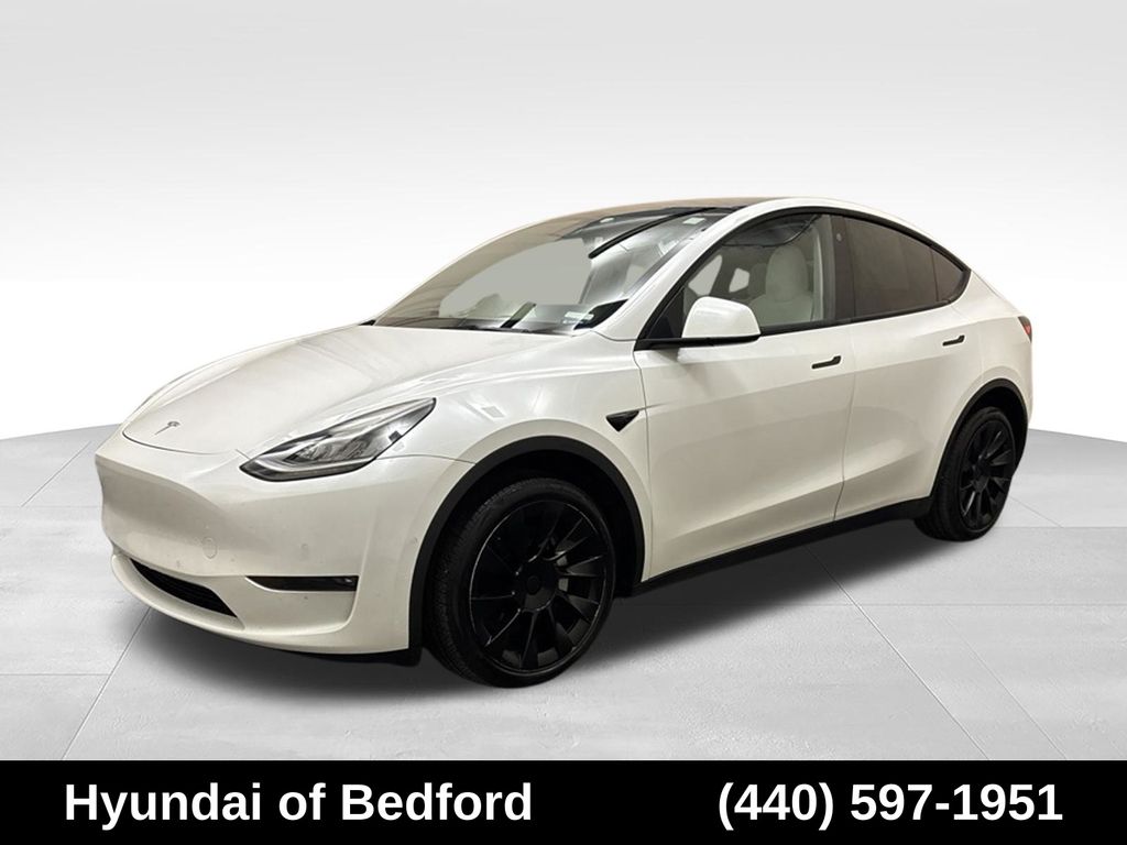 2022 Tesla Model Y Long Range Dual Motor All-Wheel Drive's photo