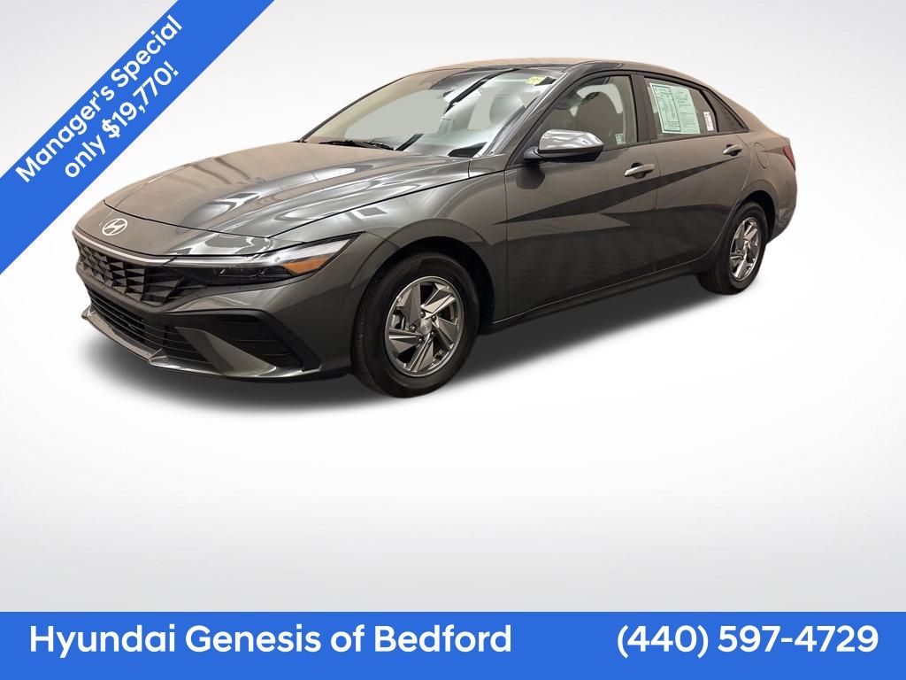 2025 Hyundai Elantra SE