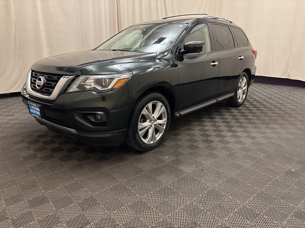 2019 Nissan Pathfinder SL's photo