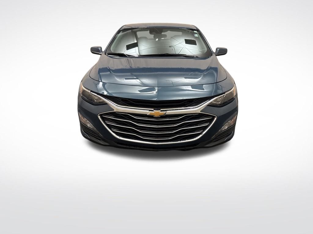 2025 Chevrolet Malibu 1LT photo 2
