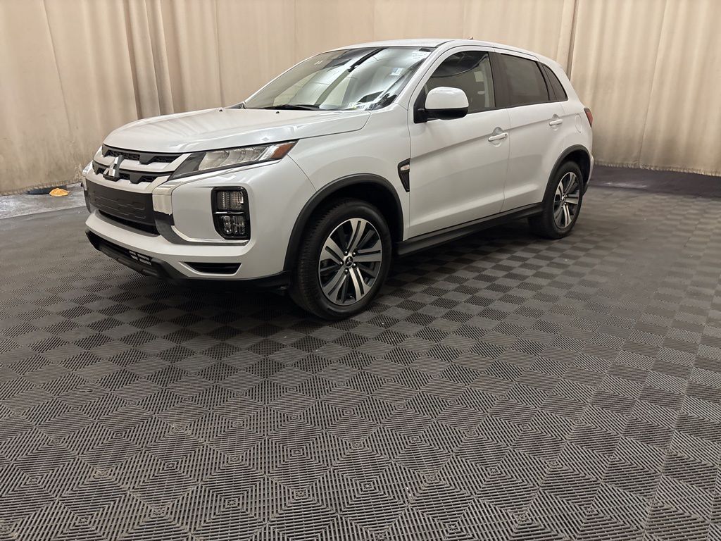 2024 Mitsubishi Outlander Sport ES's photo