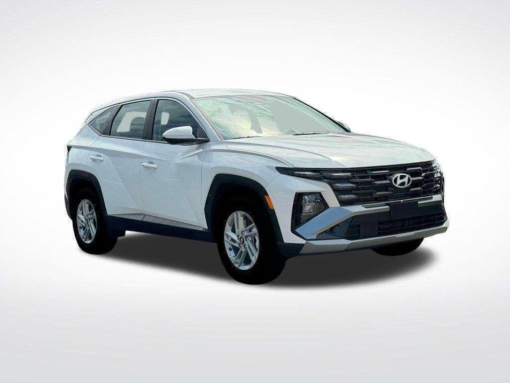 2025 Hyundai Tucson SE - Photo 11