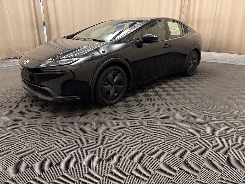 2023 Toyota Prius LE