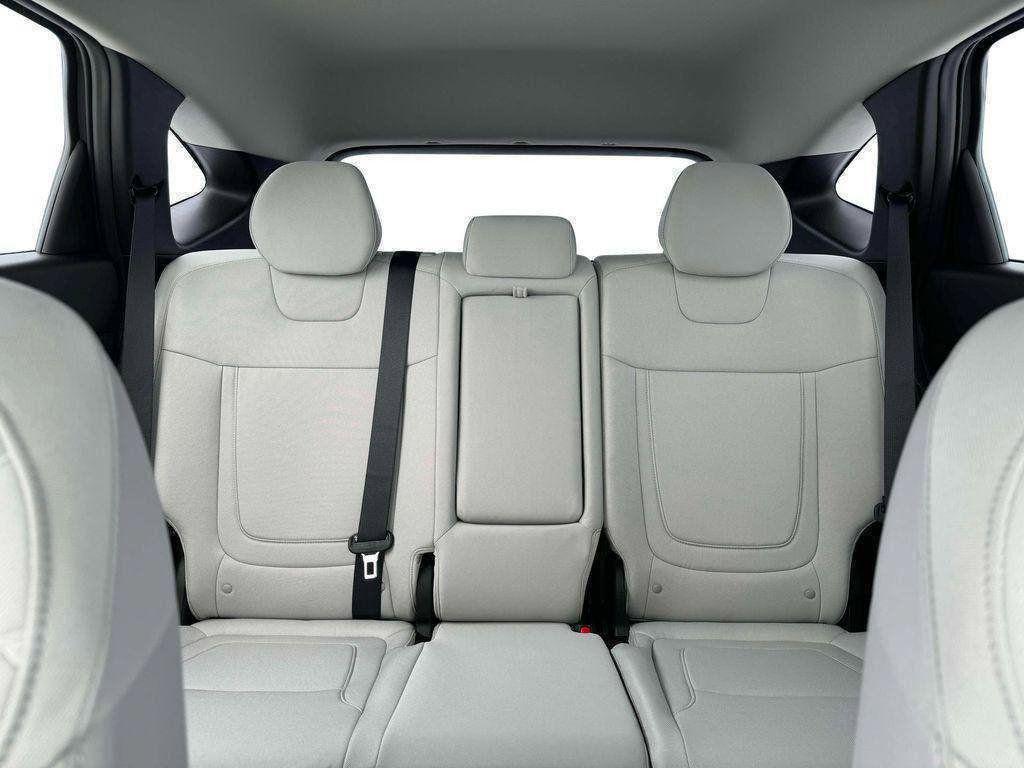 2025 Hyundai Tucson SE - Photo 16