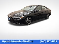 2025 Hyundai Elantra Limited Sedan near Cleveland