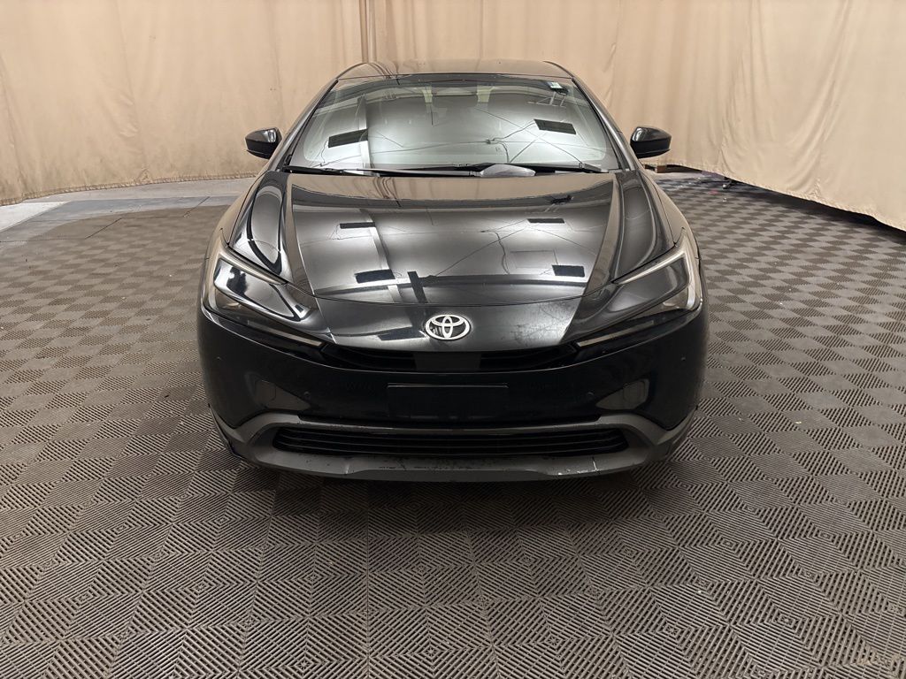 2023 Toyota Prius LE photo 2