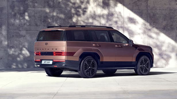 Hybrid%20Showdown-%202024%20Santa%20Fe%20Hybrid%20vs%202024%20Toyota%20Highlander%20Hybrid%20post.jpg