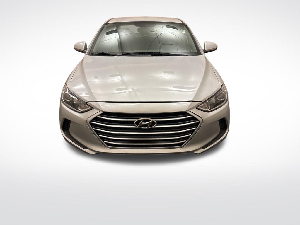 Used 2018 Hyundai Elantra SE with VIN KMHD74LF0JU574236 for sale in Bedford, OH
