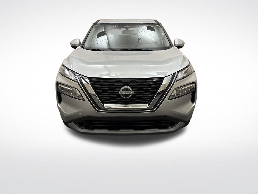 2023 Nissan Rogue SV photo 2