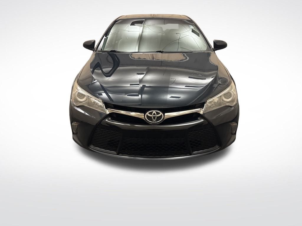 2017 Toyota Camry XLE XSE photo 2