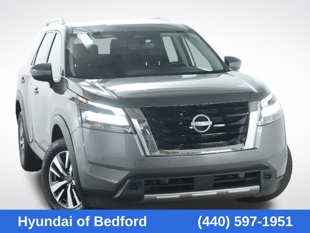 2025 Nissan Pathfinder SL 4WD's photo