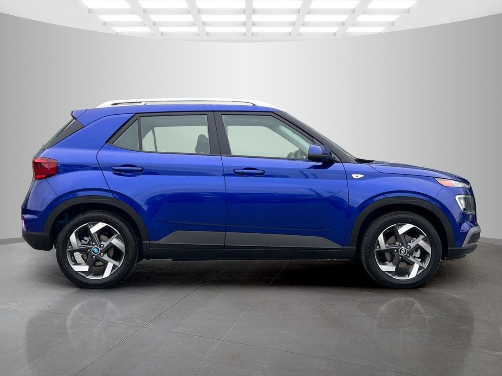2025 Hyundai Venue SEL - Photo 3