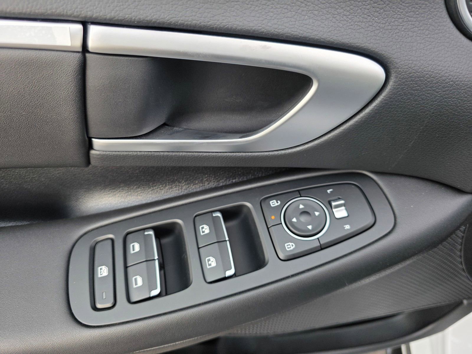 2025 Hyundai Sonata SEL - Photo 20