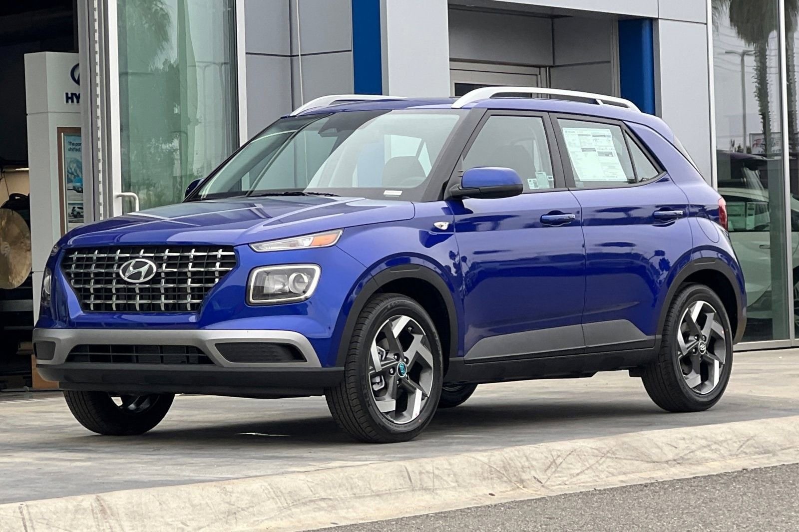 2025 Hyundai Venue SEL - Photo 8