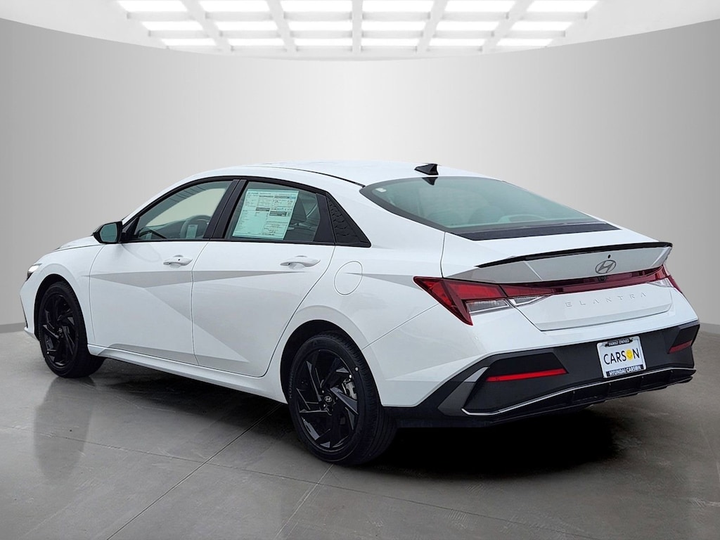 New 2026 Hyundai Elantra SEL Sport 4dr Car