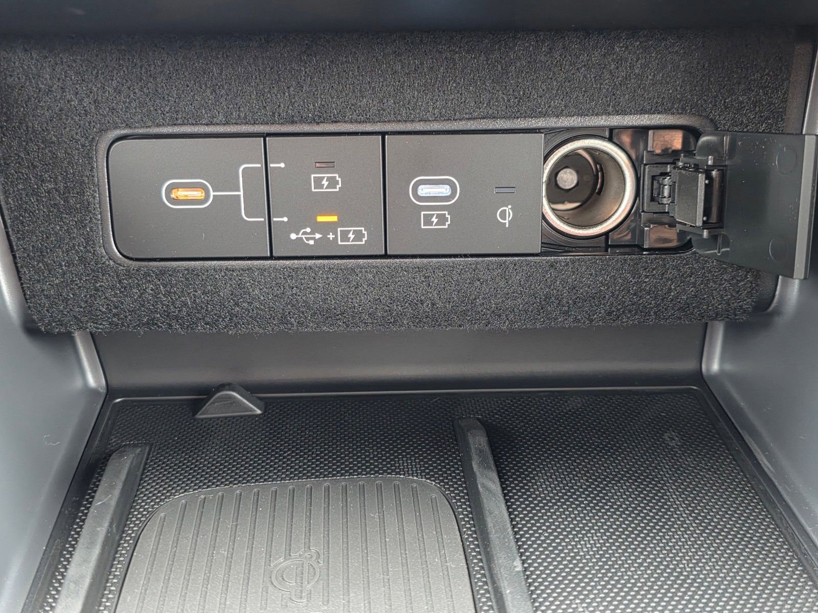 2025 Hyundai Sonata N Line - Photo 24