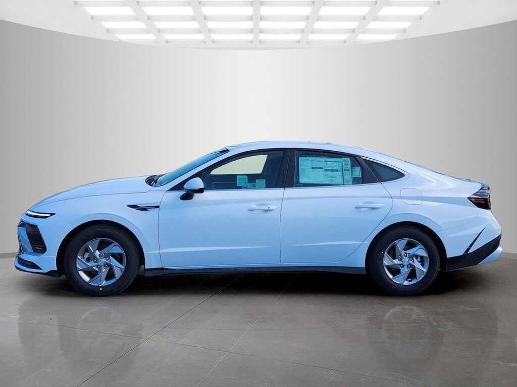 New 2025 Hyundai Sonata SE 4dr Car