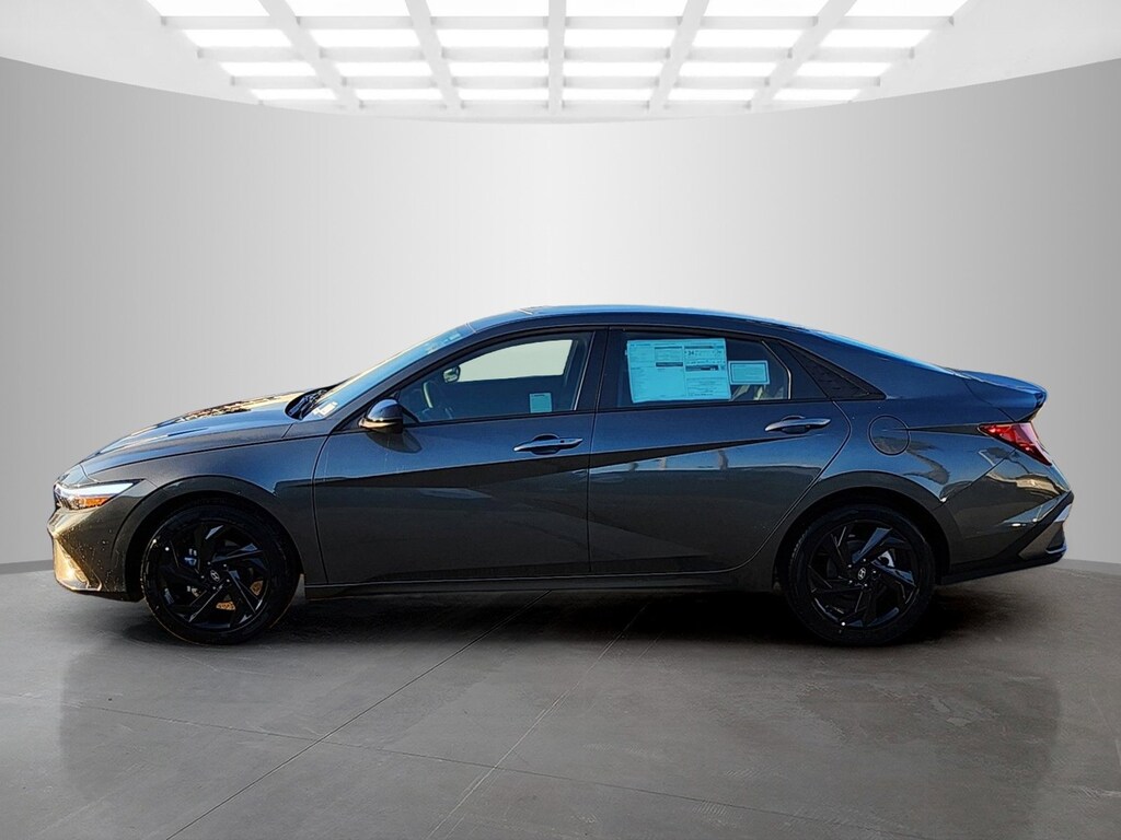 New 2026 Hyundai Elantra SEL Sport 4dr Car