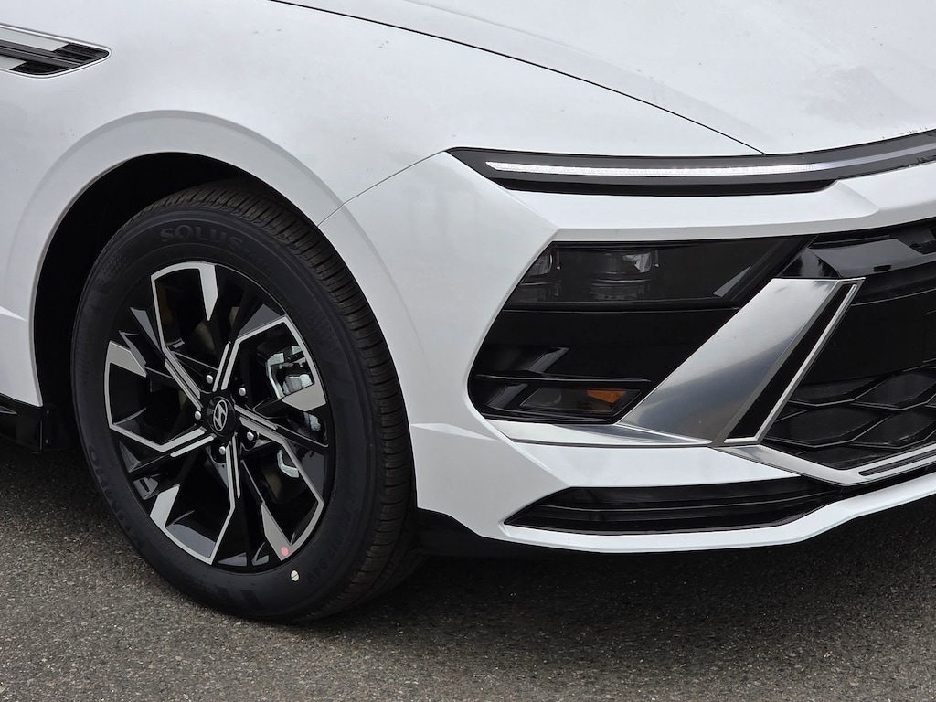 New 2025 Hyundai Sonata SEL 4dr Car