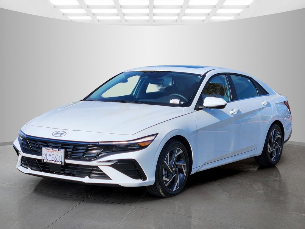 Used 2025 Hyundai Elantra SEL Convenience Sedan