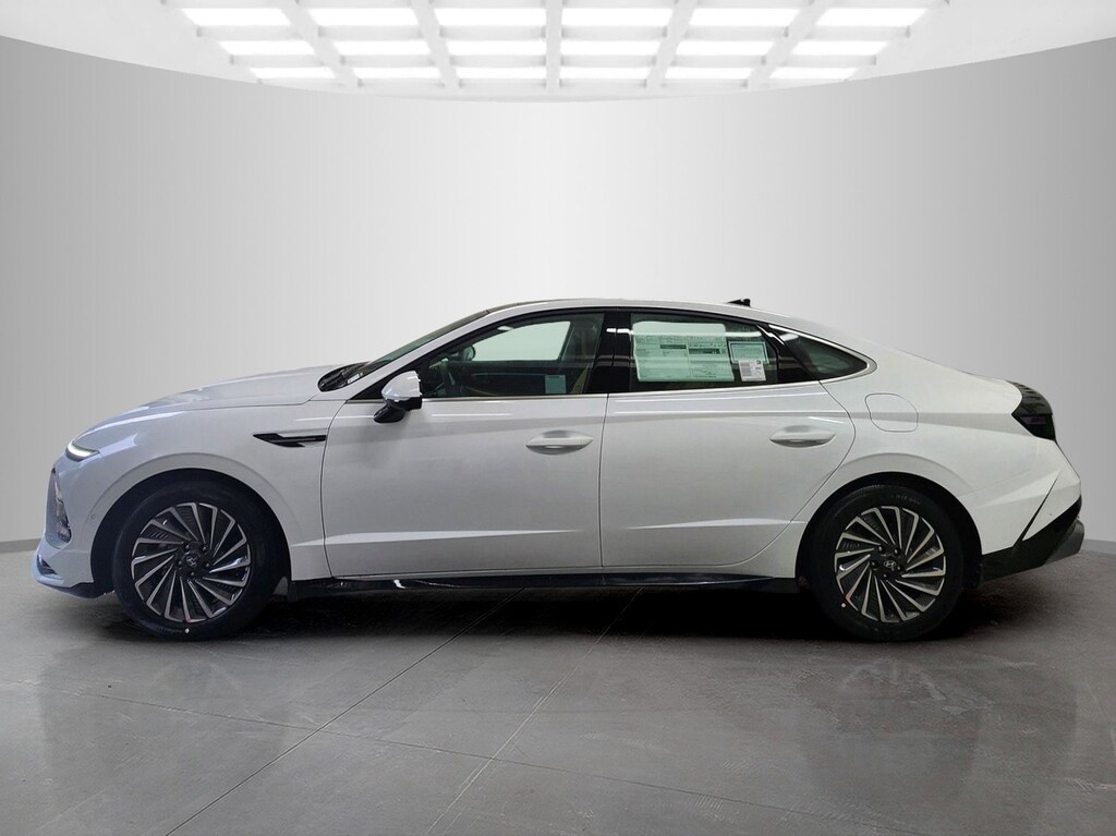 New 2026 Hyundai Sonata Hybrid Limited 4dr Car