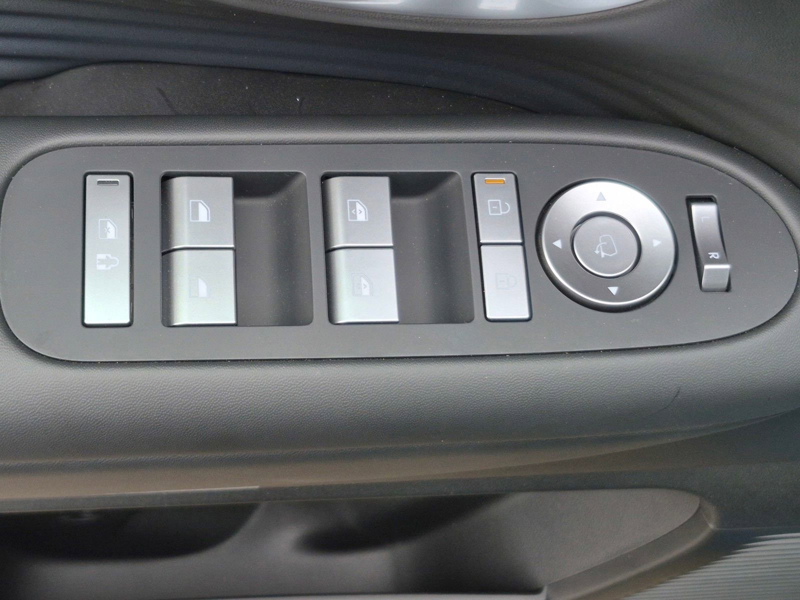 2026 Hyundai IONIQ 9 SEL - Photo 18