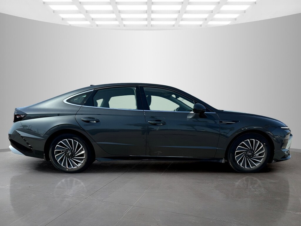 New 2026 Hyundai Sonata Hybrid SEL 4dr Car