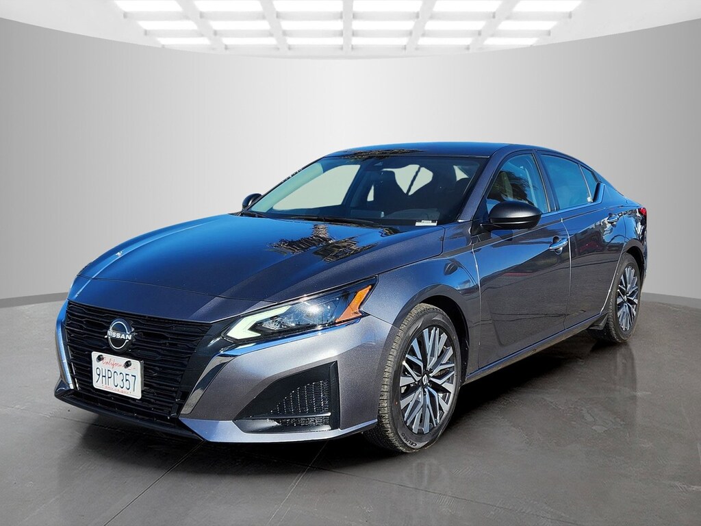 Used 2024 Nissan Altima 2.5 SV Sedan