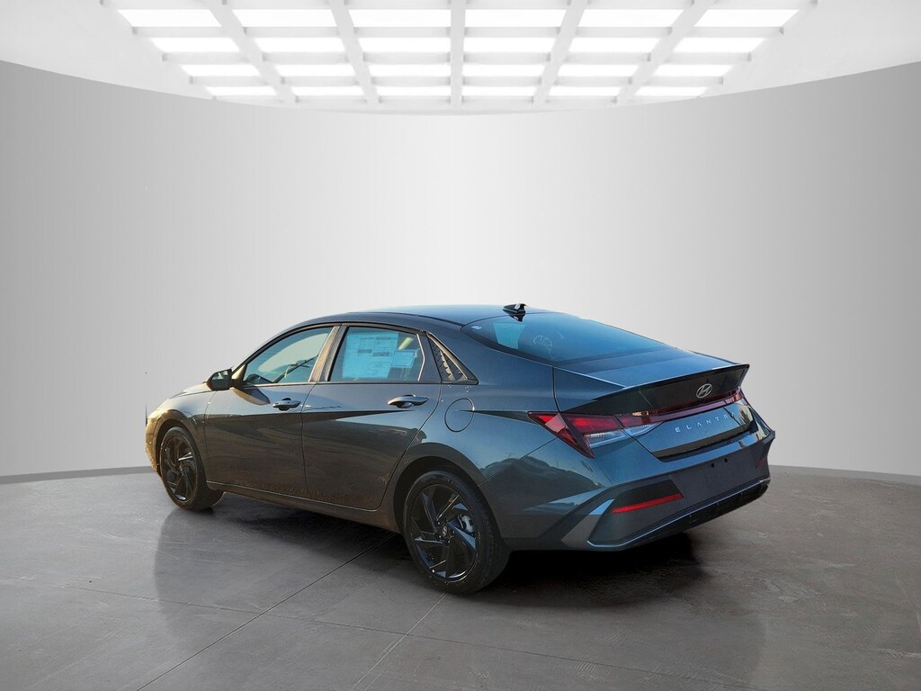 New 2026 Hyundai Elantra SEL Sport 4dr Car