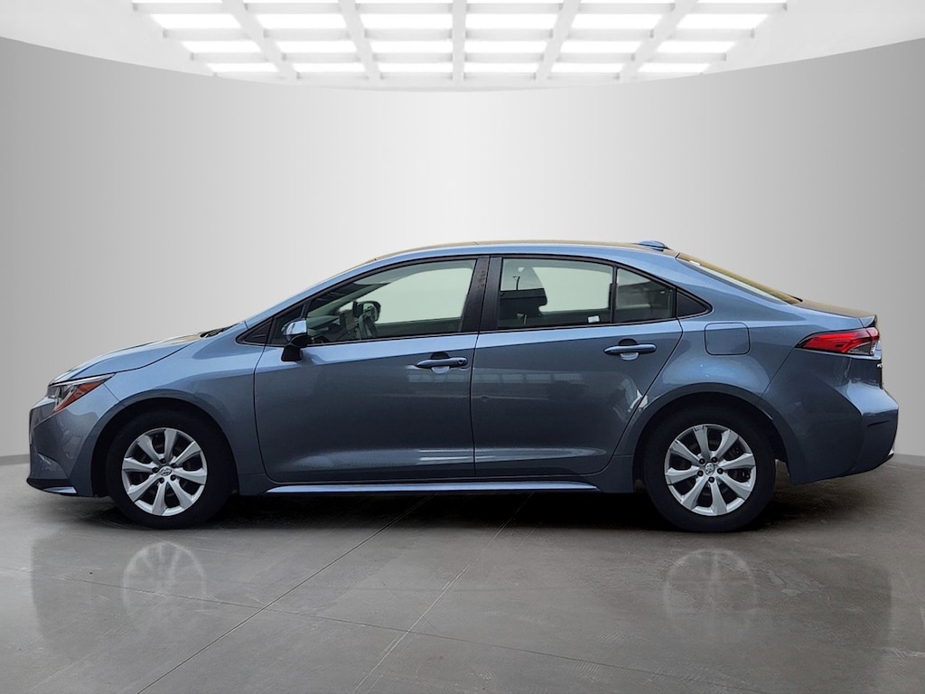 Used 2022 Toyota Corolla LE Sedan