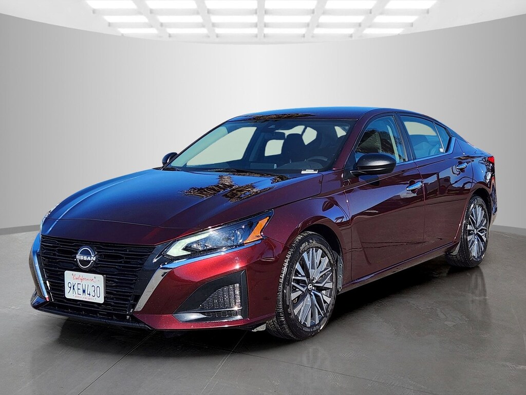 Used 2024 Nissan Altima 2.5 SV Sedan