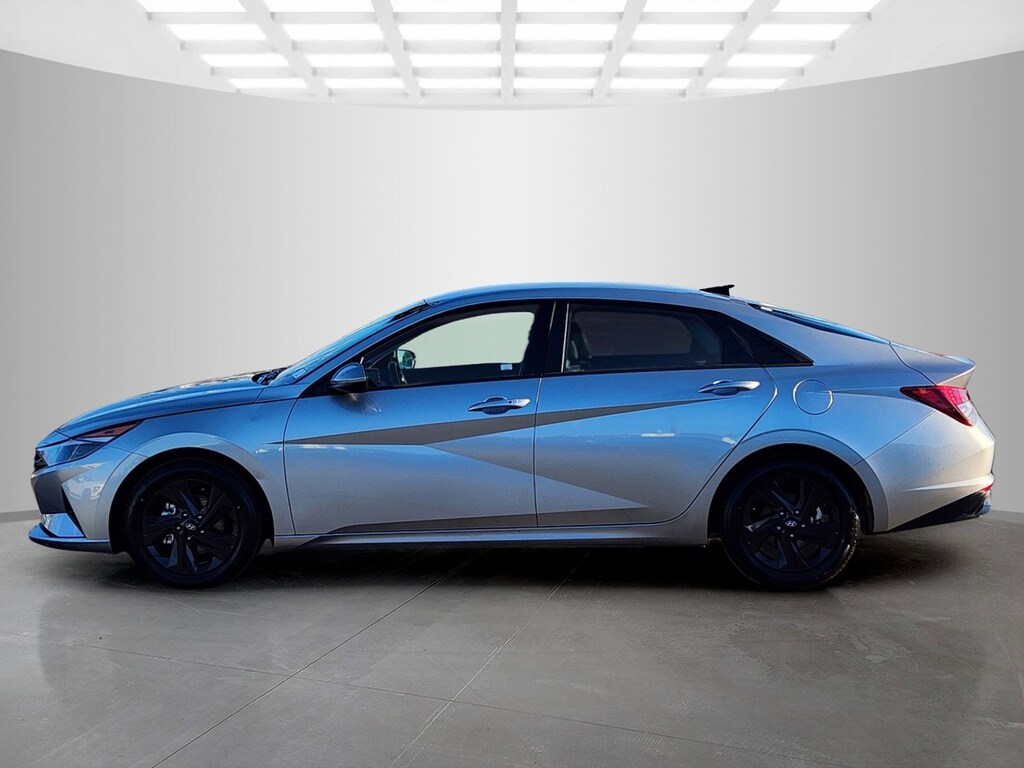 Used 2022 Hyundai Elantra SEL Sedan