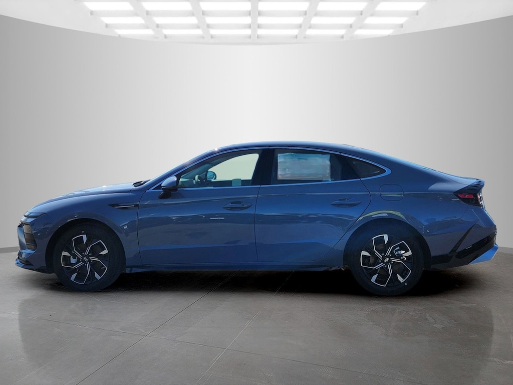 New 2025 Hyundai Sonata SEL 4dr Car