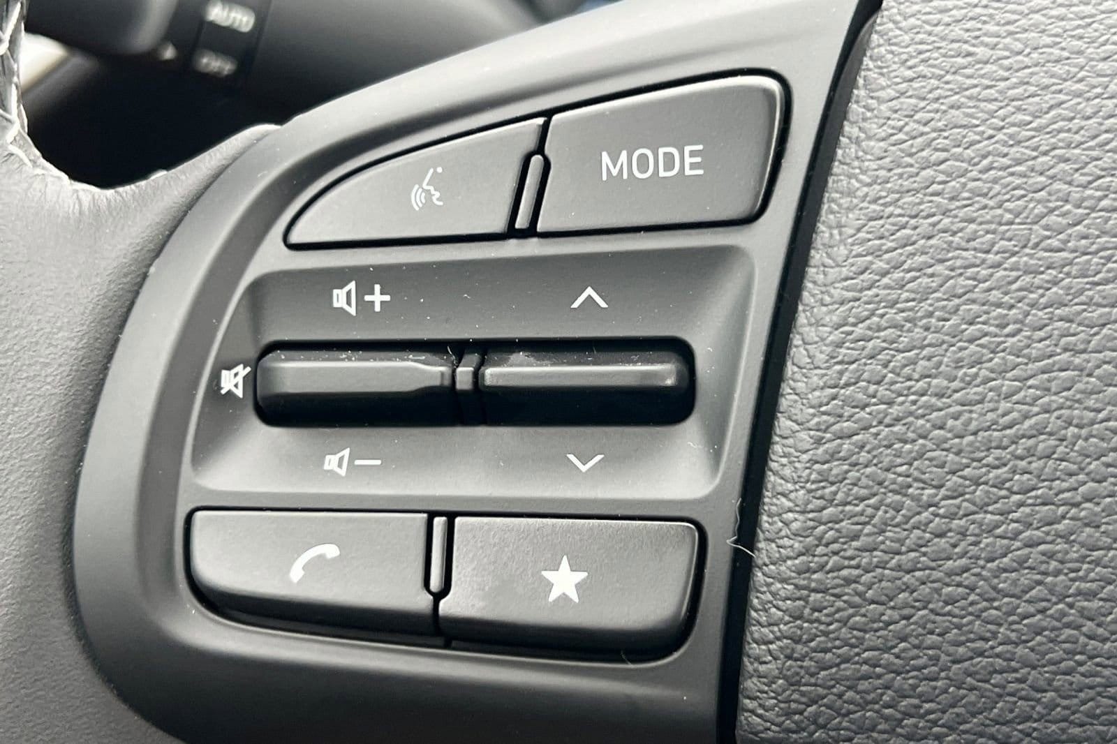 2025 Hyundai Venue SEL - Photo 27