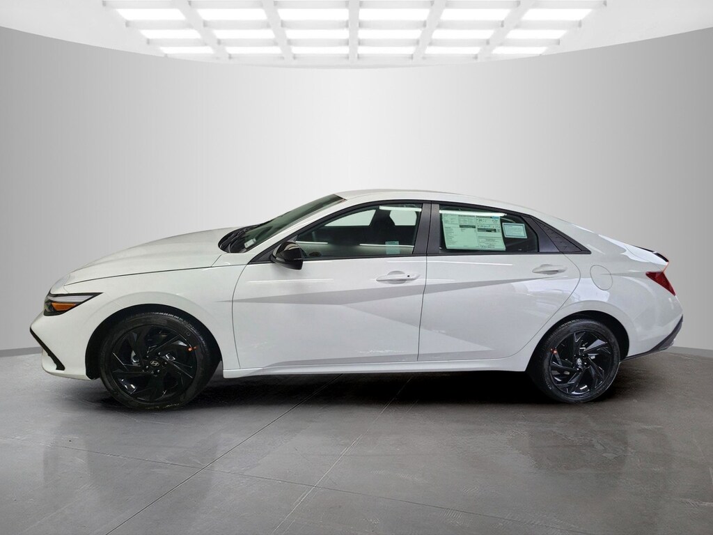 New 2026 Hyundai Elantra SEL Sport 4dr Car