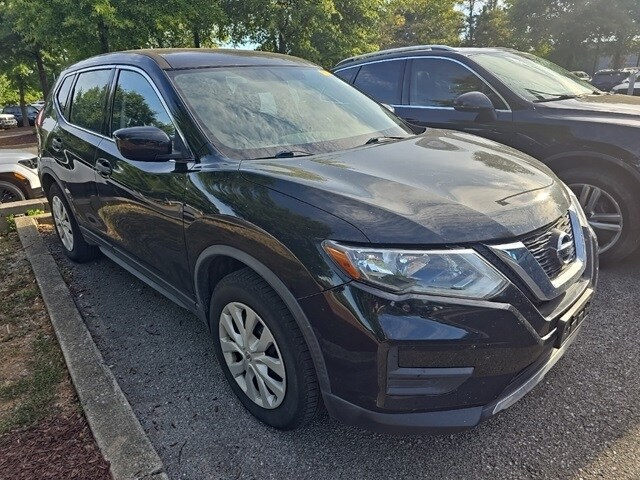 2017 Nissan Rogue S photo 2