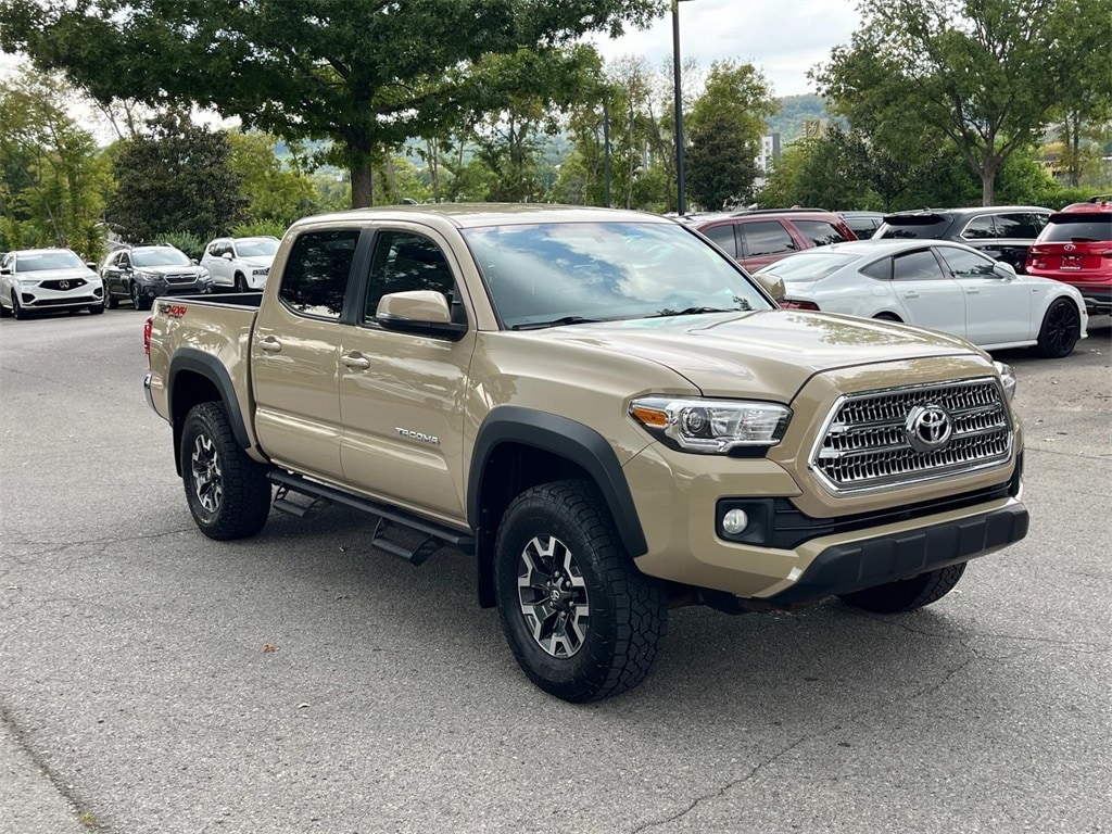 Used 2017 Toyota Tacoma TRD Off Road with VIN 3TMCZ5AN8HM076892 for sale in Franklin, TN