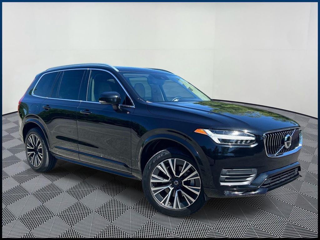 2020 Volvo XC90 T6 Momentum AWD's photo