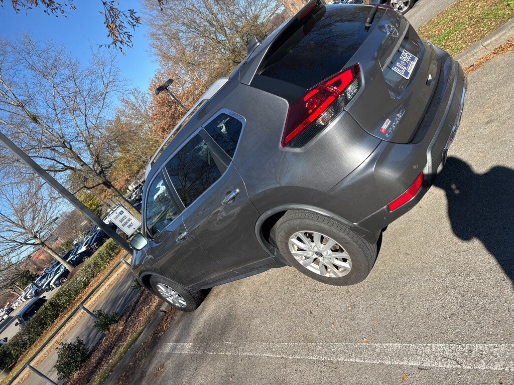 2019 Nissan Rogue SV photo 2