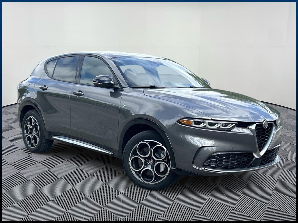 2024 Alfa Romeo Tonale TI's photo