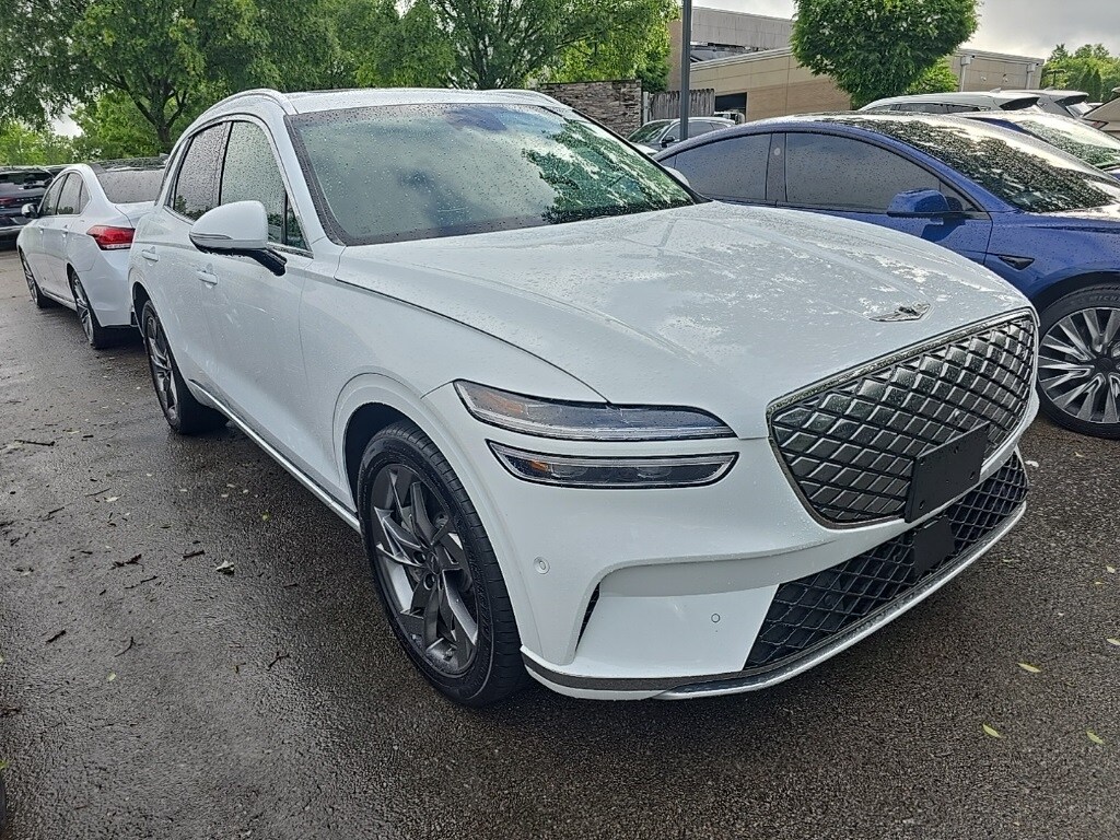 2024 Genesis Electrified GV70 Advanced photo 2