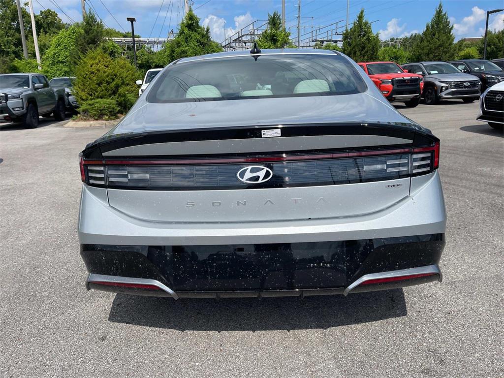 2025 Hyundai Sonata Hybrid SEL - Photo 6