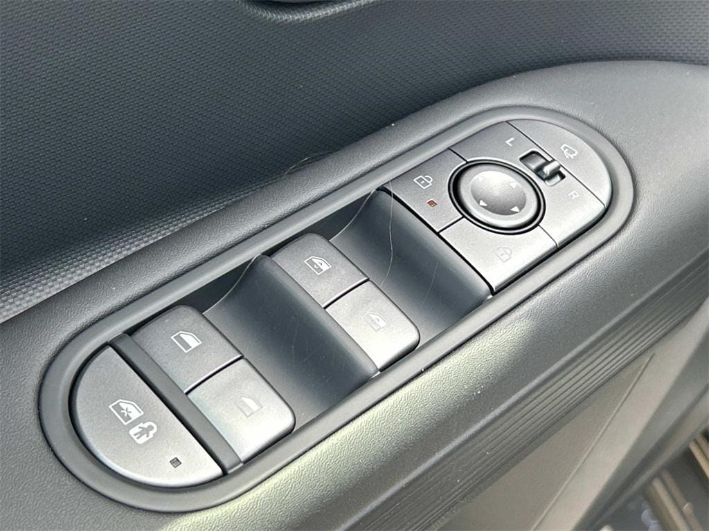 2025 Hyundai IONIQ 5 SEL - Photo 18